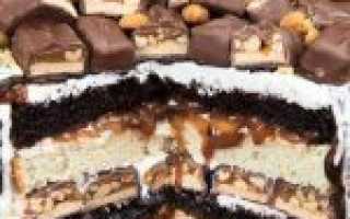 Торт «Сникерс» — 7 рецептов как вкусно приготовить в домашних условиях