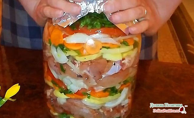 банка с курицей