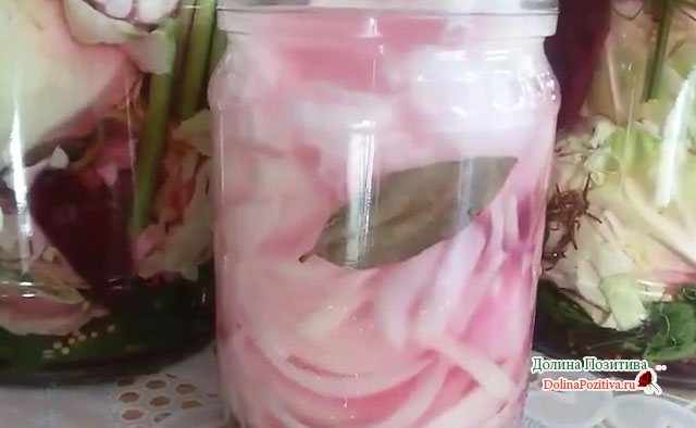 маринованный лук кольцами