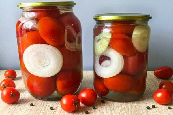Помидоры с луком и уксусом