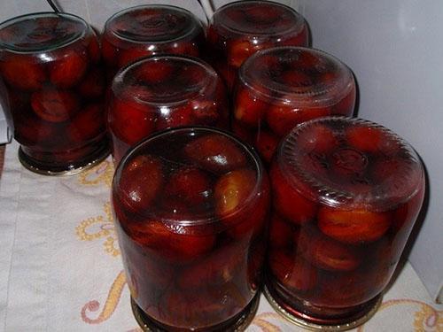 слива в собственном соку