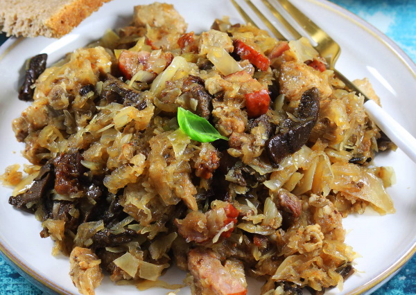 Бигус (бигос) из квашеной капусты. Классический рецепт с мясом