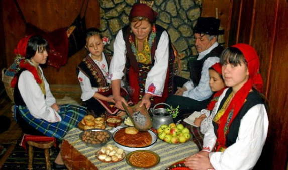 Шопский салат болгарский. Рецепт классический, фото, история