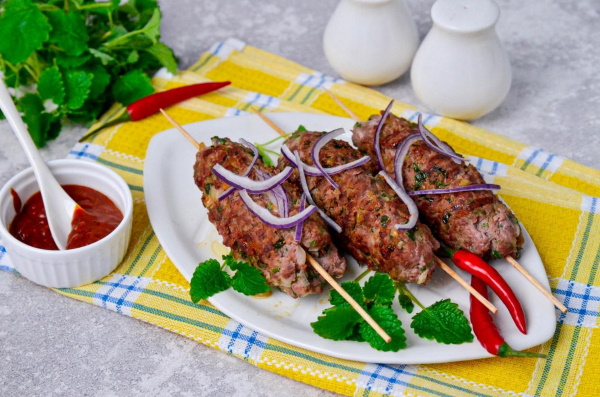 Быстрые блюда из фарша мясного на сковороде. Рецепты с фото