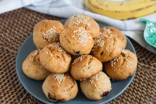 Что приготовить из переспелых бананов быстро, вкусно в мультиварке, духовке, микроволновке с творогом, кефиром, яблоками, сметаной