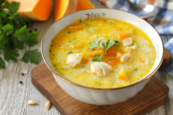Cуп овощной на курином бульоне. Рецепты с клецками, гречкой, перловкой, гороховый, грибной, сырный