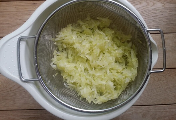 Капустные драники. Рецепт классический на сковороде