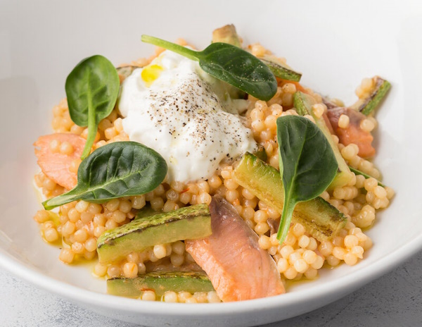 Фрегола (Fregola) паста с лососем копченым, сыром, морепродуктами