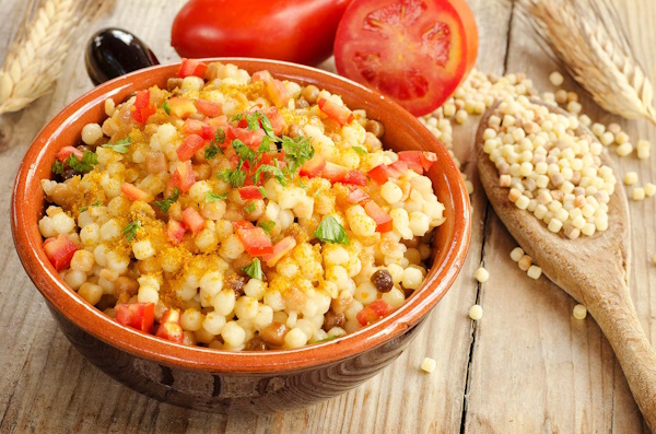 Фрегола (Fregola) паста с лососем копченым, сыром, морепродуктами