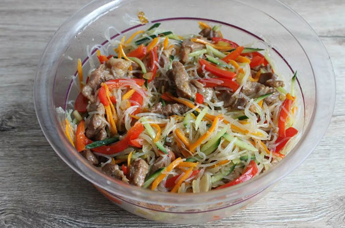 Фунчоза с говядиной и овощами. Рецепт с фото