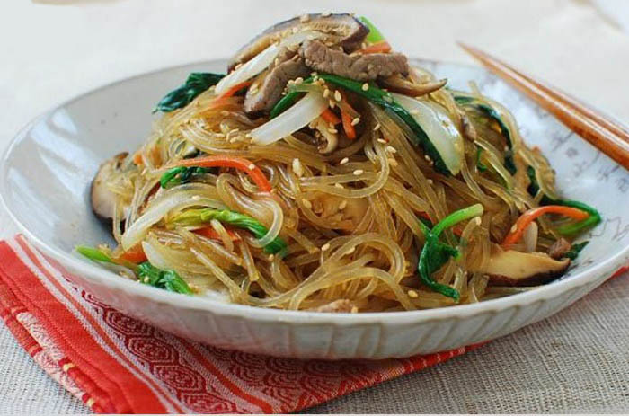 Фунчоза с говядиной и овощами. Рецепт с фото