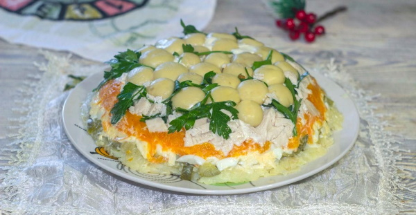Грибная поляна салат. Рецепт с фото с шампиньонами, опятами, перевертыш