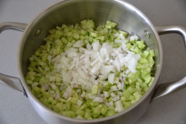 Икра из огурцов на зиму. Рецепт через мясорубку пальчики оближешь