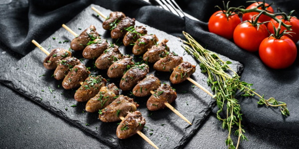 Как мариновать куриные сердечки для шашлыка на мангале. Рецепт