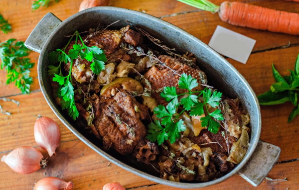Как потушить утку вкусно кусочками в кастрюле. Рецепт