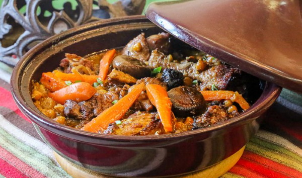 Как потушить утку вкусно кусочками в кастрюле. Рецепт