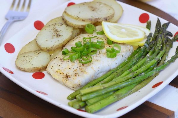 Как приготовить минтай вкусно в духовке. Рецепты с морковью, луком, картошкой, майонезом