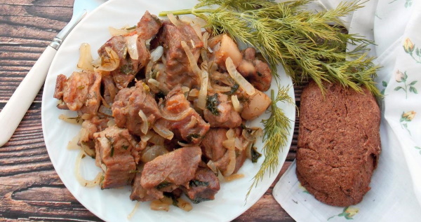 Как приготовить свинину кусочками вкусно на сковороде, в духовке