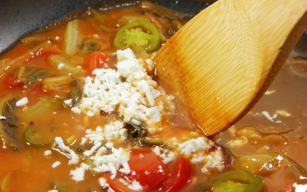 Как убрать остроту из блюда с мясом, рисом, капустой, картофелем от перца, аджики