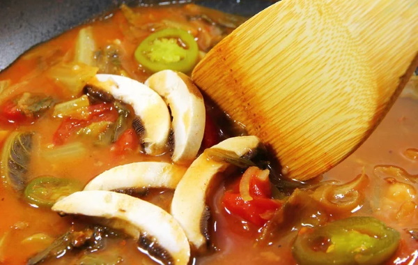 Как убрать остроту из блюда с мясом, рисом, капустой, картофелем от перца, аджики