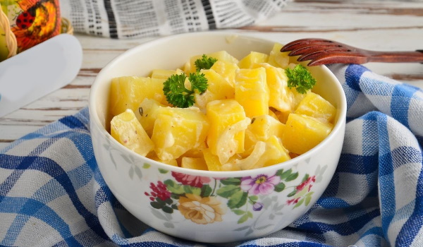 Картошка без мяса в мультиварке. Рецепт с фото