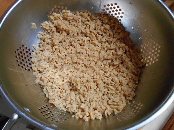 Котлеты для бургеров. Рецепт из фарша куриного, говядины, свинины, индейки в духовке, на мангале, гриле, сковороде