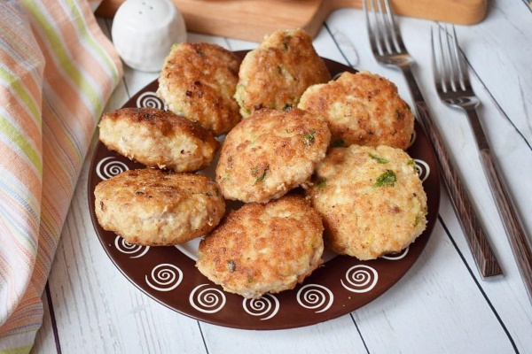 Котлеты из курицы и свинины вкусные, сочные на сковороде, в духовке, мультиварке