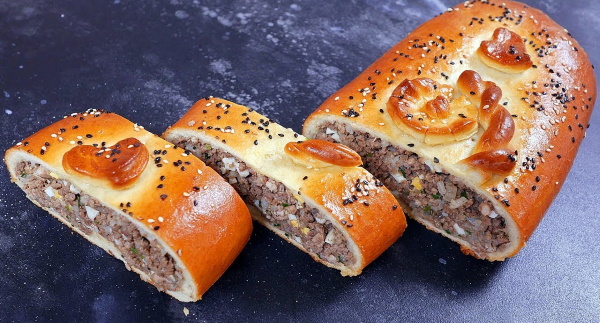 Кулебяка. Рецепт классический с капустой, рыбой, мясом, яйцом, рисом в духовке, мультиварке
