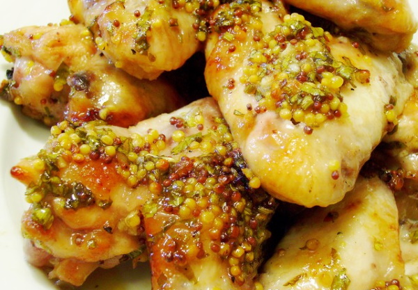Куриные крылья в медово-горчичном соусе в духовке. Рецепт