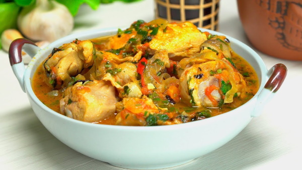 Курица с грецкими орехами по-грузински Чахохбили, Сациви