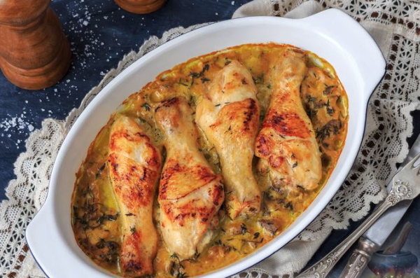 Курица с макаронами в духовке. Рецепт с сыром, майонезом, помидорами, сливками