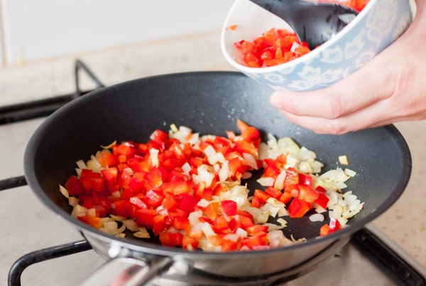 Лазанья с курицей и грибами в духовке. Рецепт в сливочном соусе, бешамель