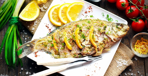 Лещ в духовке целиком. Как вкусно приготовить, рецепт с фото