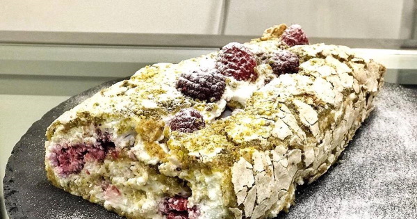 Меренговый рулет Энди Шеф. Рецепт с малиной и маскарпоне
