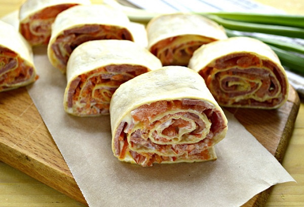 Начинка для лаваша с корейской морковкой, курицей, колбасой