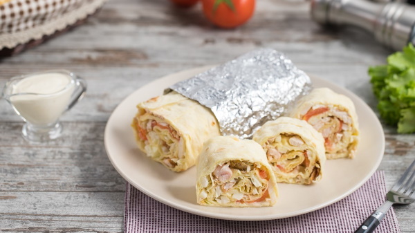 Начинка для лаваша с корейской морковкой, курицей, колбасой