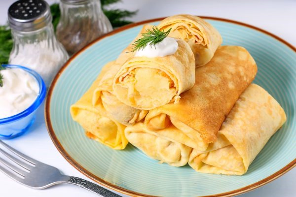 Начинка из курицы для блинов. Рецепт с грибами, сыром, картошкой, капустой, морковью, черносливом, чесноком