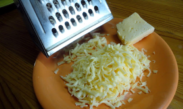 Рулет из лаваша с грибами и сыром. Рецепт с яйцом, курицей, помидором, зеленью