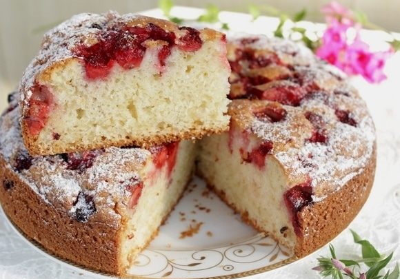 Пироги на сыворотке в духовке, мультиварке. Рецепт без дрожжей, яиц с вареньем, яблоками, творогом, манкой