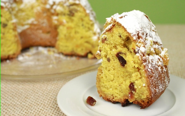 Пироги с изюмом на молоке, сметане, кефире. Рецепты в духовке