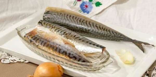 Провесная скумбрия в бутылке, рассоле. Рецепт в домашних условиях