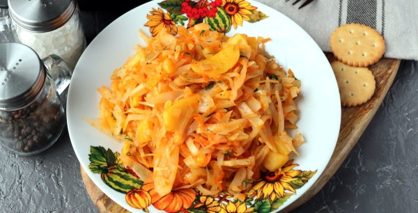 Рагу из капусты и картофеля с мясом в мультиварке. Рецепт с фото