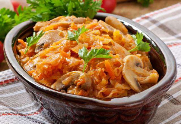 Рагу из капусты и картофеля с мясом в мультиварке. Рецепт с фото