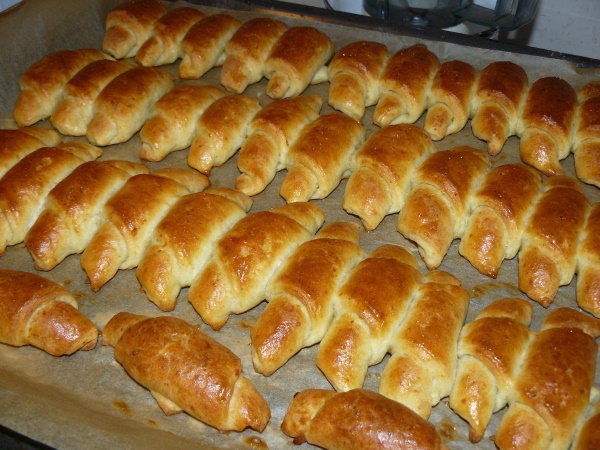 Рогалики сладкие с начинкой. Рецепты в домашних условиях