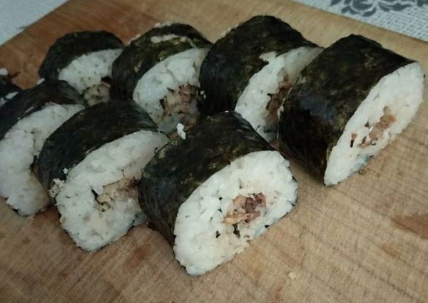 Роллы в домашних условиях. Как приготовить пошагово дома