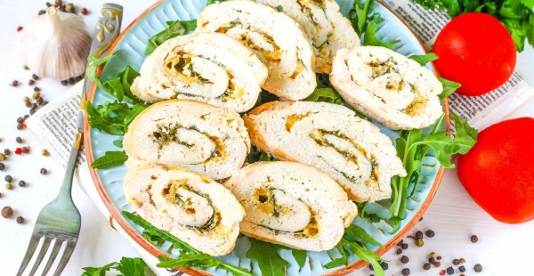 Рулеты из курицы с желатином. Рецепты в пищевой пленке, фольге, духовке, бутылке, коробке, рукаве