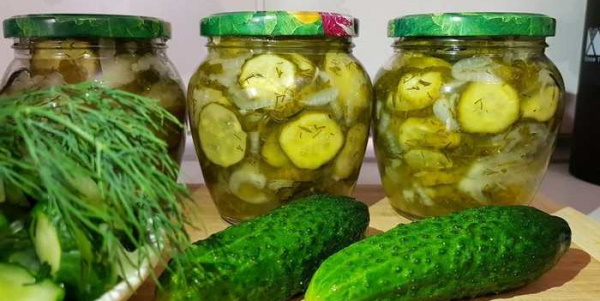 Салат из огурцов на зиму Пальчики оближешь. Рецепт с укропом