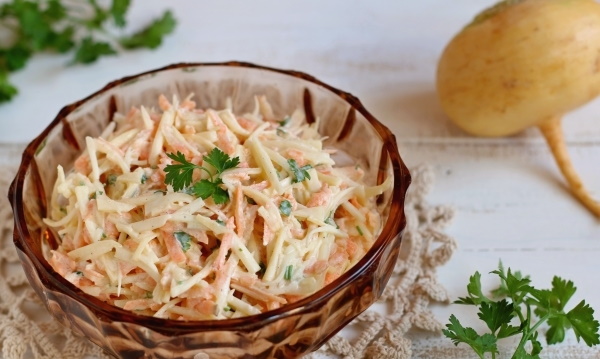 Салат из репы с морковью. Рецепты с яблоком, огурцом, майонезом
