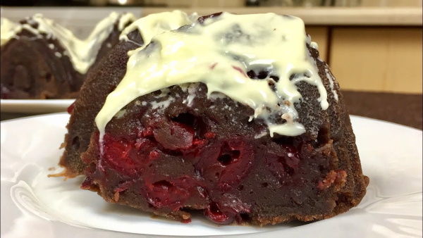 Шоколадный кекс в духовке. Рецепты с какао, шоколадом, бананом, вишней