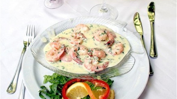 Сливочно-чесночный соус. Рецепты для курицы, креветок, пасты, мяса с грибами, сыром, майонезом, шпинатом